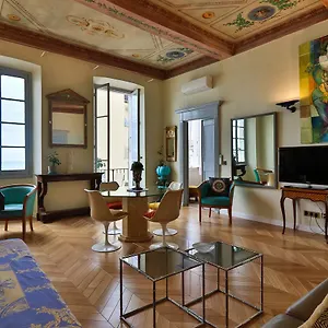 Apartment Palais Hongran De Fiana